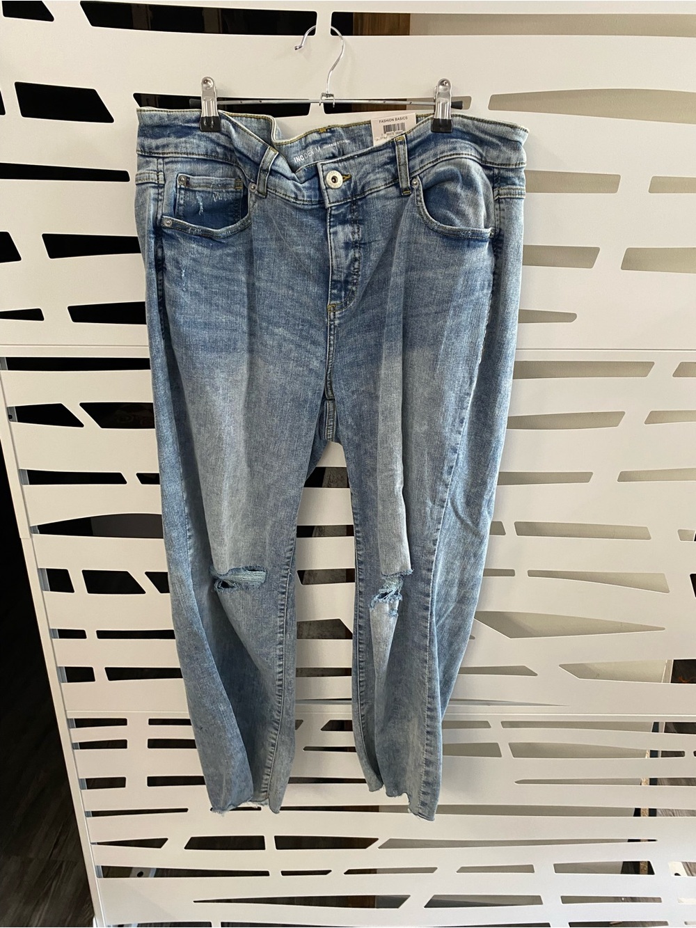 Light Wash Distressed Boyfriend Jeans for Women